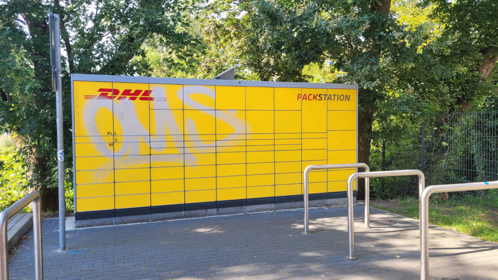 The Ultimate Guide to using DHL Packstation in Germany - packstation