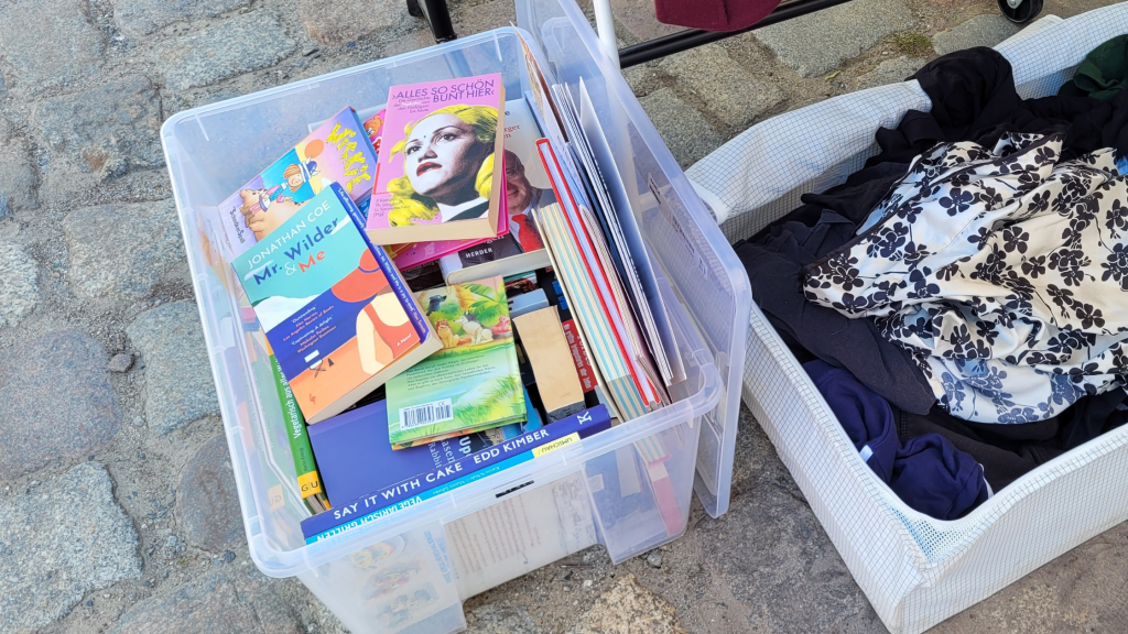 tipps zum verkaufen auf dem flohmarkt, bücherkiste